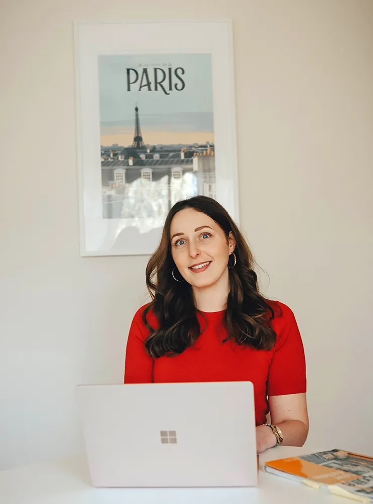 French lessons Adelaide Dedicated French lesson online, with a tutor from Bonjour Australia School in Adelaide, showcasing a blend of culture and education.